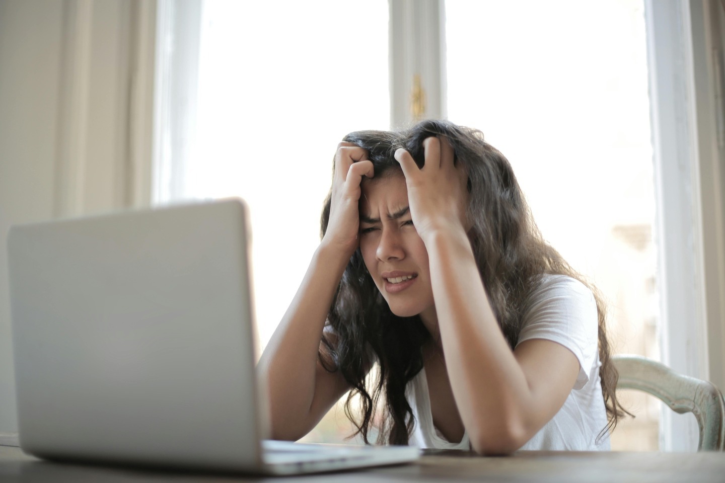HOW TO BEAT OVERWHELM & GET IN CONTROL OF YOUR LIFE